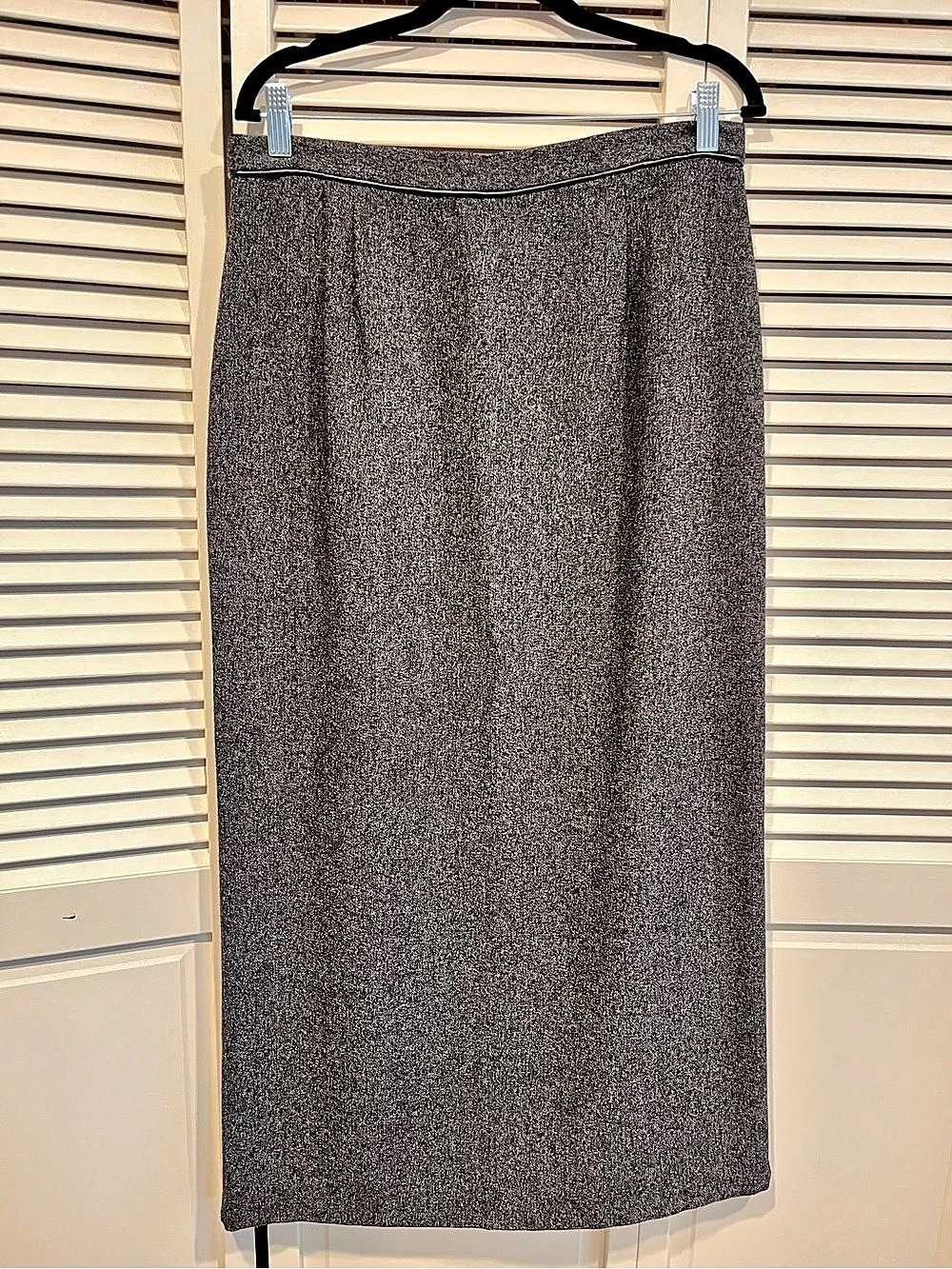 Jessica Gray Midi Pencil Skirt in Tweed with Black Leather Trim Size 8 Like New